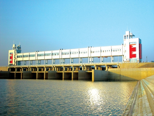 安徽臨淮崗深孔閘工程